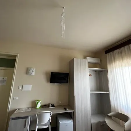All'anoneto Oda ve Kahvaltı